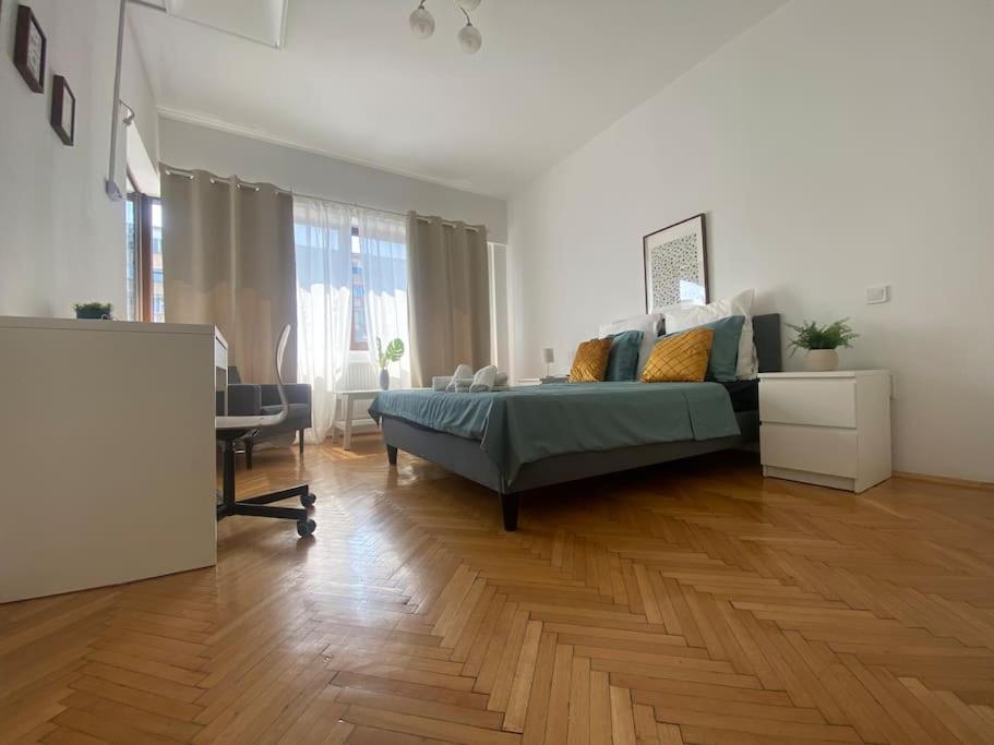 2 Bedroom Apartment With Terrace In City Center Bukareszt Zewnętrze zdjęcie